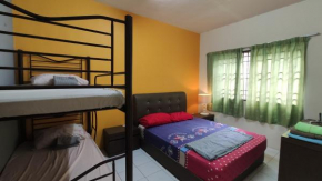 Nicely furnished with pool at Serdang Raya